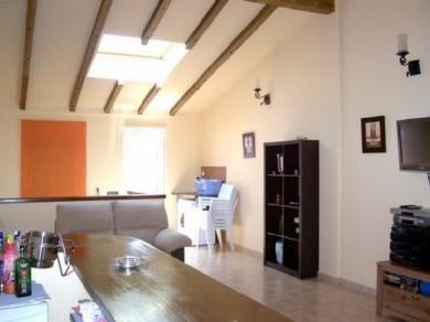 Apartamento con 3 dormitorios se vende en Benamocarra, Axarquia