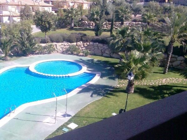 Apartamento en Bonalba Golf a 3 Km. de playa de Campello y San Juan