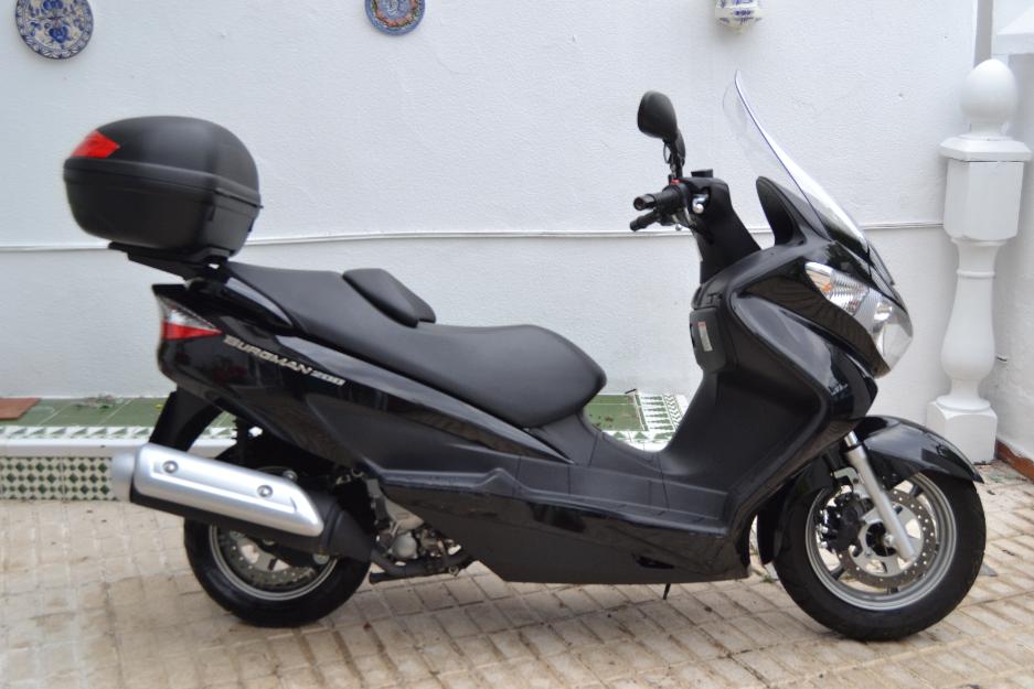 Suzuki Burgman 200 casi nuevo - Perfectas condiciones