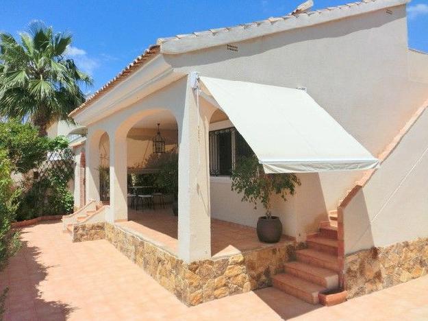 Chalet en venta en Pinar de Campoverde, Alicante (Costa Blanca)