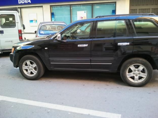 JEEP - GRAND CHEROKEE 3. 0 LAREDO