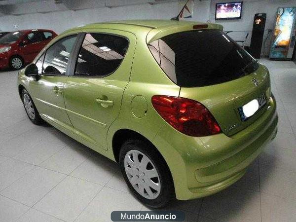 Peugeot 207 1.4i 16v X-Line \