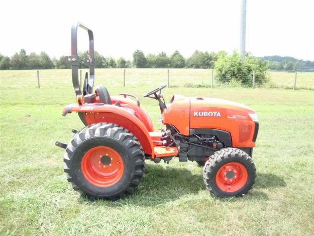 Tractor Kubota L3200HST 2011