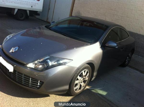 vendo laguna coupe 150cv recien pintado solo tiene 3 años