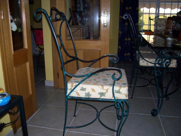 vendo mesa,sillas y sillones