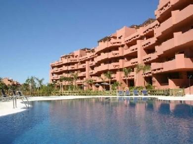 Apartamento con 2 dormitorios se vende en Estepona, Costa del Sol