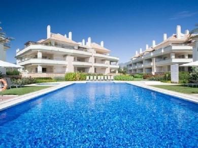 Apartamento con 3 dormitorios se vende en Estepona, Costa del Sol