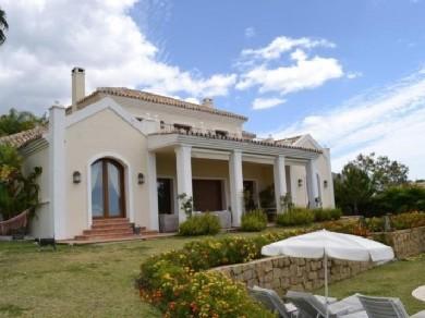 Chalet con 4 dormitorios se vende en Estepona, Costa del Sol