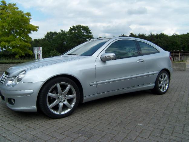 Mercedes C 220 CDI Sport coupe Dsl Diesel 150 CV Di 12/2004