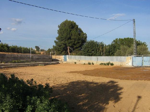 Terreno con luz y agua