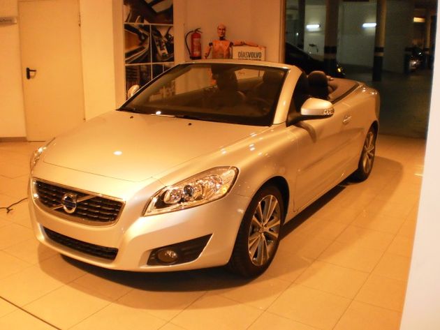 VOLVO C70 MOMENTUM