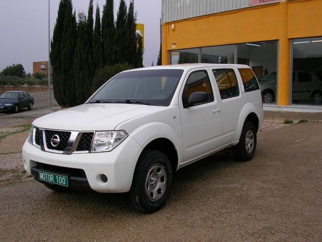 NISSAN Pathfinder 2.5dCi XE 7pl.