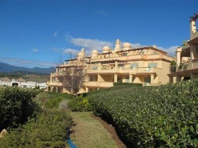 Apartamento con 2 dormitorios se vende en Estepona, Costa del Sol