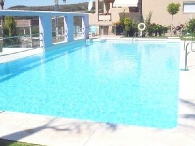 Apartamento con 3 dormitorios se vende en Estepona, Costa del Sol