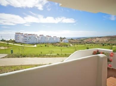 Apartamento con 4 dormitorios se vende en Estepona, Costa del Sol