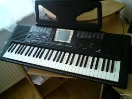 Teclado yamaha psr 330