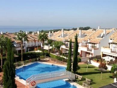 Chalet con 5 dormitorios se vende en Marbella, Costa del Sol