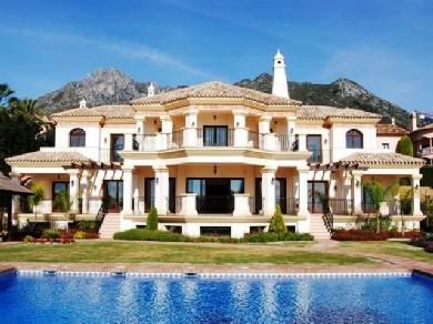 Chalet con 6 dormitorios se vende en Marbella, Costa del Sol