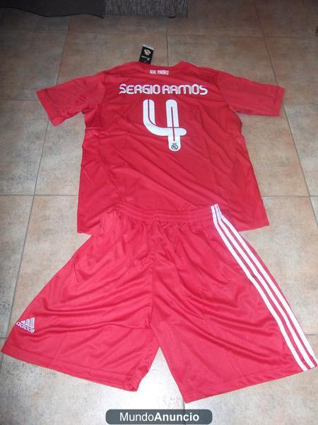 EQUIPACIONES REAL MADRID ROJOS SERGIO RAMOS Nº 4