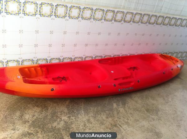 Kayak biplaza con tan solo 5 meses de compra y un solo uso. Se entrega con dos chalecos, dos palas y un carro para trans