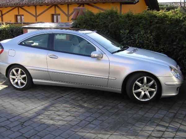 Mercedes-Benz C 220 CDI*AUT*NAVI*PANO*17