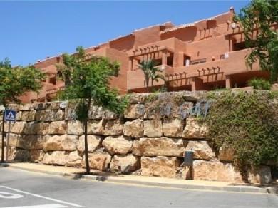 Apartamento con 2 dormitorios se vende en Marbella, Costa del Sol