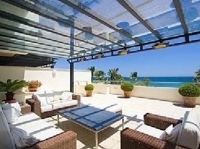 Apartamento con 3 dormitorios se vende en Marbella, Costa del Sol