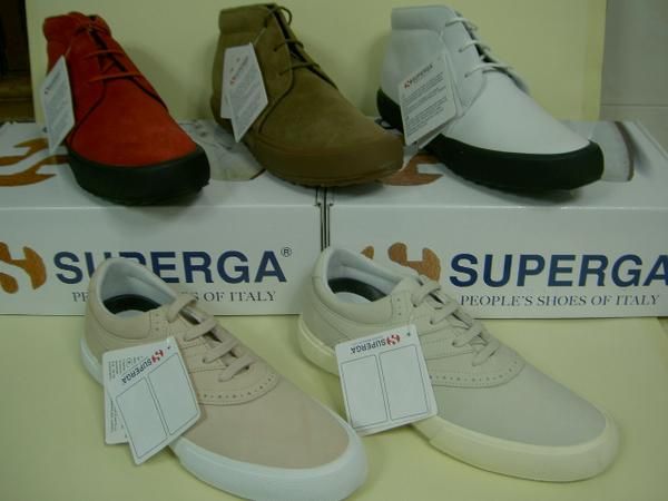 Ofertass en botas y zapatos italianos Superga varios modelos