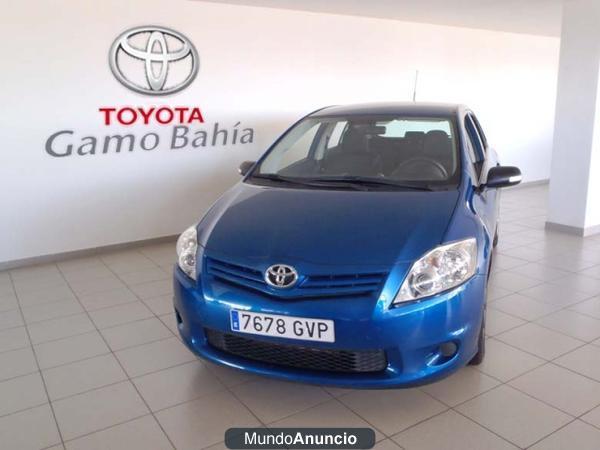 Toyota AURIS 1.4 D-4D live 5p