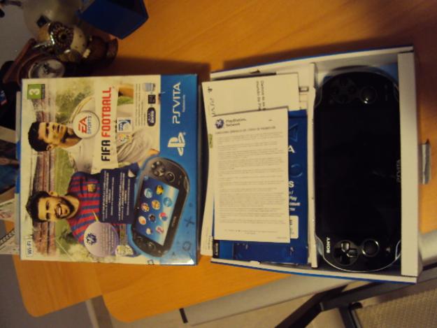 Se vende psvita con fifa 2012 y a. c. iii