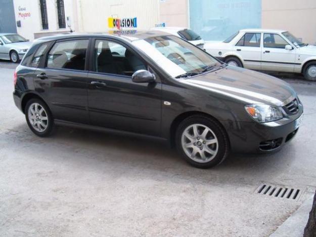 Comprar coche Kia CERATO 2.0 CRDI 112 EX 5/P '04 en Alcalá La Real