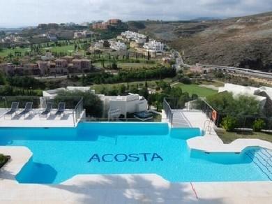 Apartamento con 2 dormitorios se vende en Benahavis, Costa del Sol