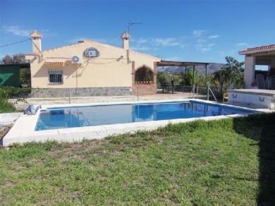 Chalet con 3 dormitorios se vende en Alhaurin el Grande