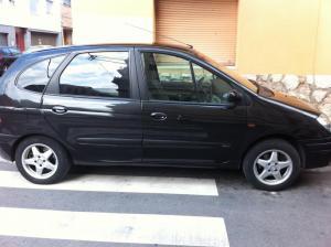 VENDO RENAULT  SCENIC DEL 2003