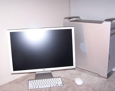 Apple MacPro 2 X 3.2 GHz Quad-Core Xeon & 23 Monitor