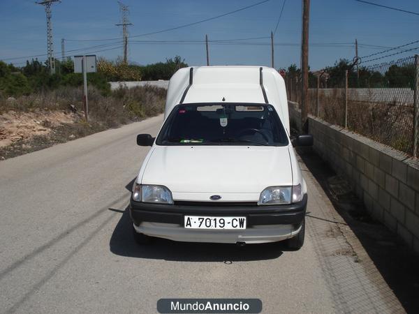 se vende ford courier 1.8D