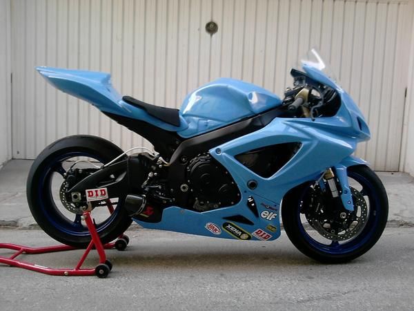 SUZUKI GSX-R 600 K7