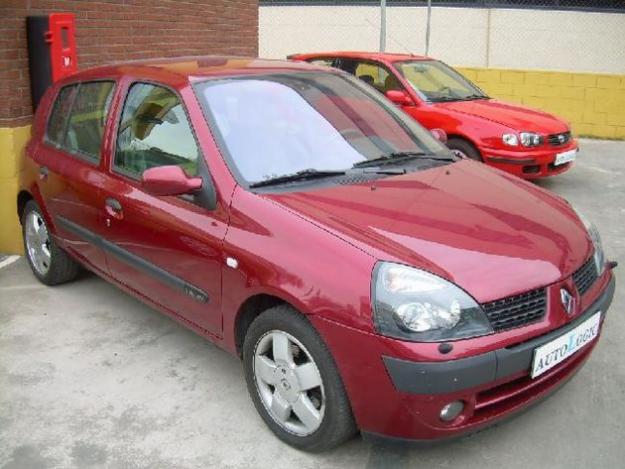 Venta de coche Renault Clio 1.4 '02 en Cornellà De Llobregat