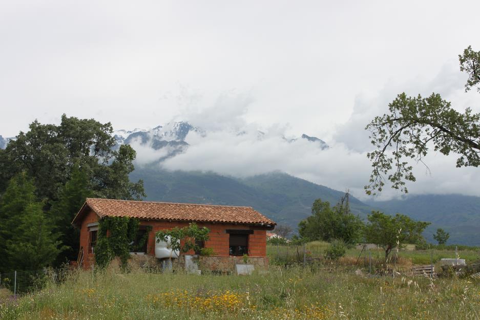 A 1 km de Madrigal de la Vera