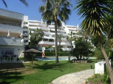 Apartamento con 4 dormitorios se vende en Marbella, Costa del Sol