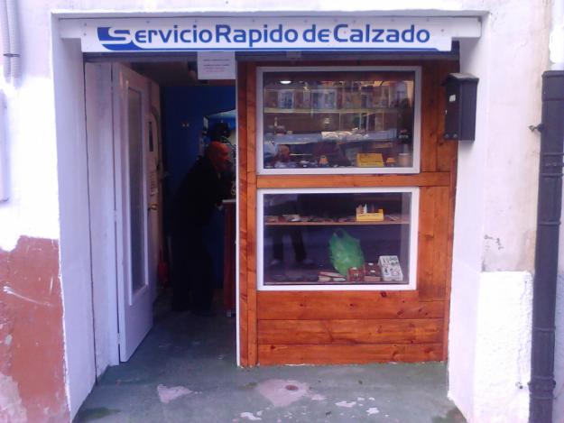 se vende negocio de reparación de calzado