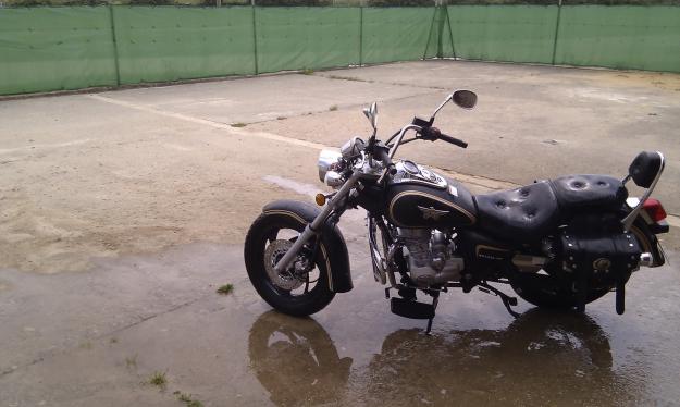 SE VENDE MOTO DE PIONEER DE 125 CC, CON 900 KM Y 1 AÑO POR NO UTILIZAR, IMPECABLE