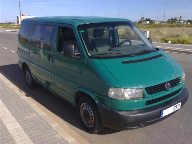 VW TRANSPORTER 2.5TDI 102CV 8PLASAS AÑO 2001