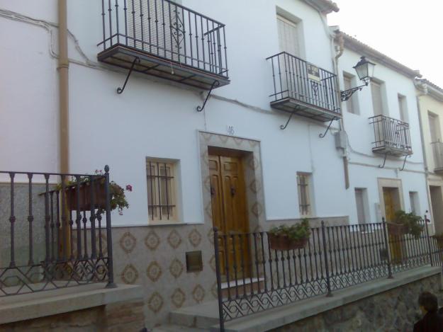 Vendo, esplendida casa, en Cuevas Bajas, con dos plantas, dos patios, magníficos