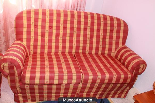 SOFÁ 2 PLAZAS CON 2 SILLONES  200 €