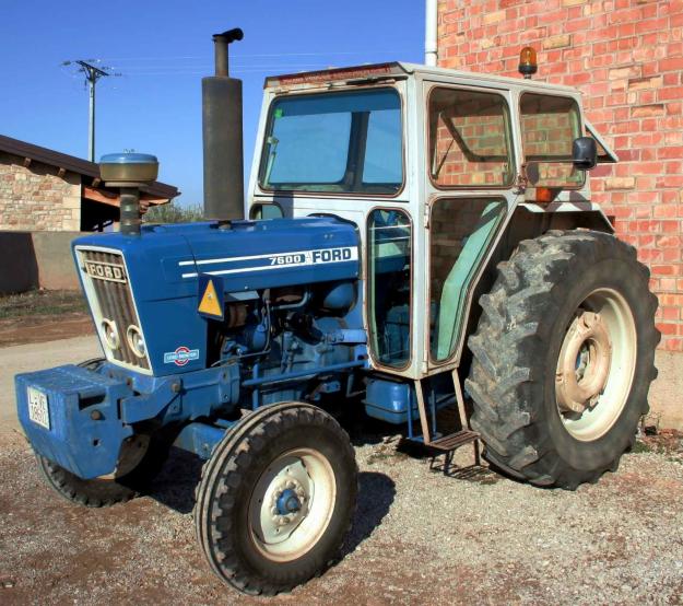 tractor FORD 7600 y bota HARDI ocasión