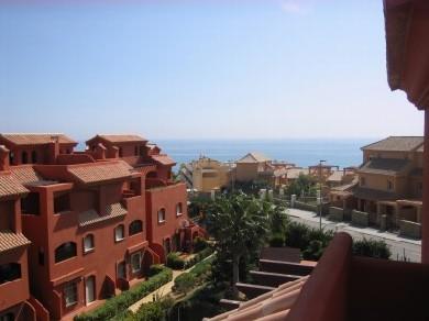 Apartamento con 3 dormitorios se vende en Estepona, Costa del Sol