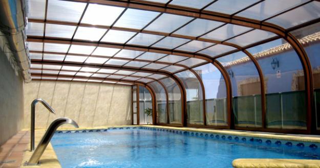 cerramiento de piscina Easycover, Con la cubierta de piscina se alarga la temporada de bañ