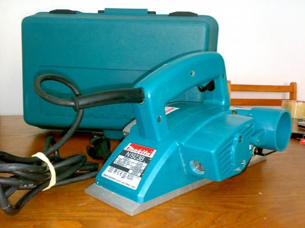 cepillo electrico MAKITA  N 1923 BK