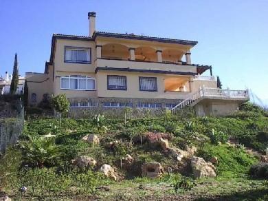 Chalet con 5 dormitorios se vende en Mijas Costa, Costa del Sol